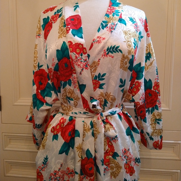 La Intimates Long Floral Robe M 100% Polyester Red, Green, Gold, Cream - Picture 3 of 8